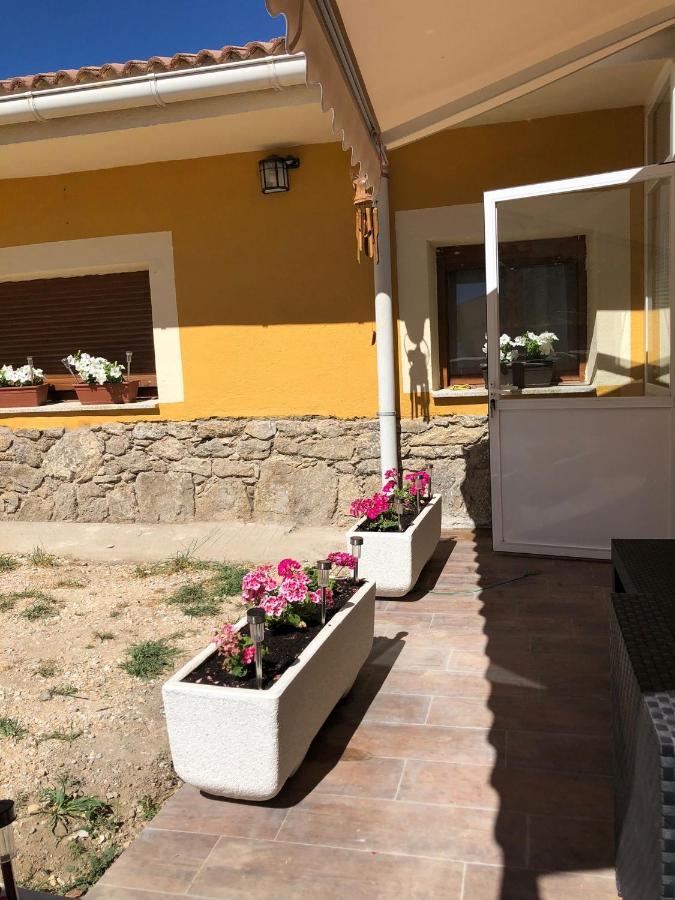 Casa Rural Los 7 Pinos De Gredos Наварредонда-де-Гредос Экстерьер фото