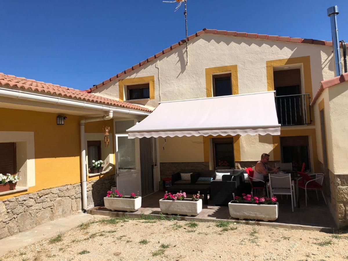 Casa Rural Los 7 Pinos De Gredos Наварредонда-де-Гредос Экстерьер фото