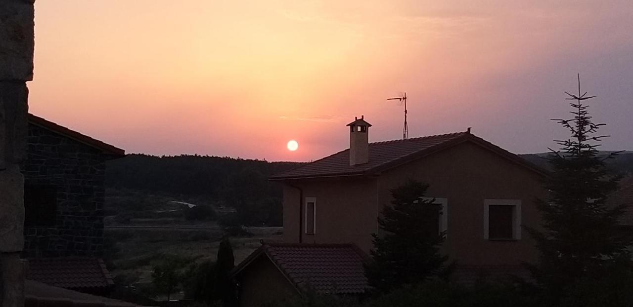 Casa Rural Los 7 Pinos De Gredos Наварредонда-де-Гредос Экстерьер фото