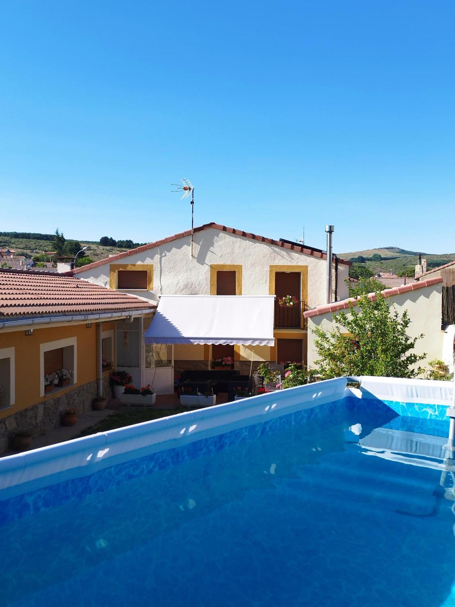 Casa Rural Los 7 Pinos De Gredos Наварредонда-де-Гредос Экстерьер фото